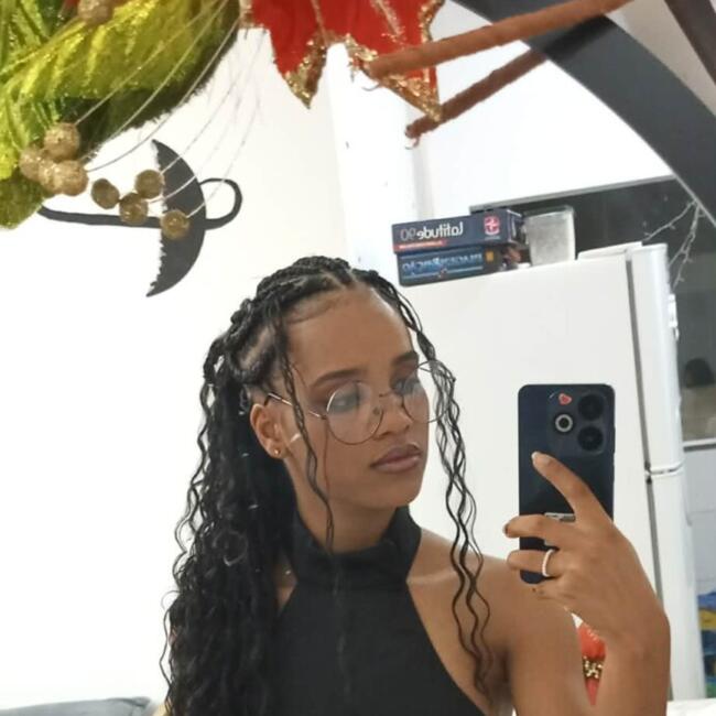 Babysitter in Cidade Ocidental: Michele