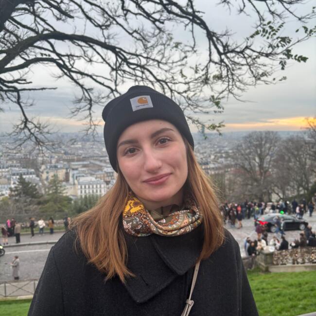 Babysitter in Saint-Amand-les-Eaux: Tess