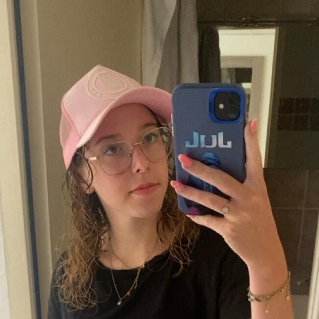 Babysitter in Hyères: Salomé