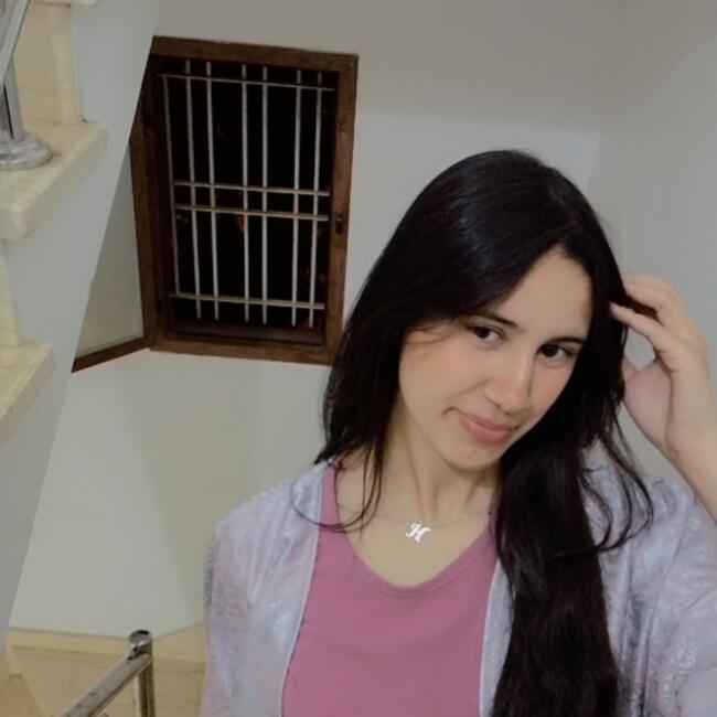 جليسة أطفال في رباط: Hiba