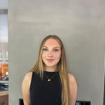 Babysitter in Chambéry: Ines