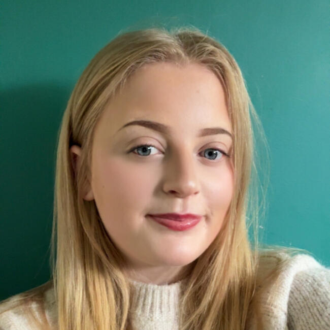 Babysitter in Thetford: Lola