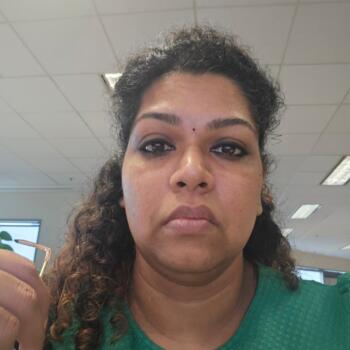 Singapore Island的临时保姆工作: 临时保姆工作 Shamini