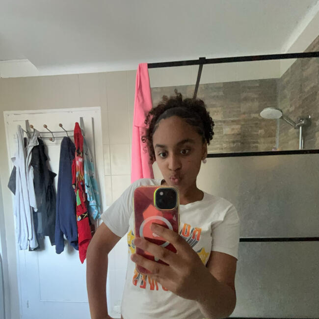 Babysitter in Le Gâvre: Amani