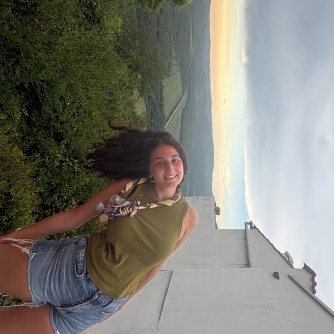Babysitter in Nivelles: Louise