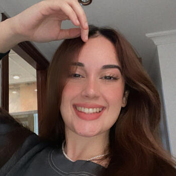 Babysitter in Seville: Yasmin