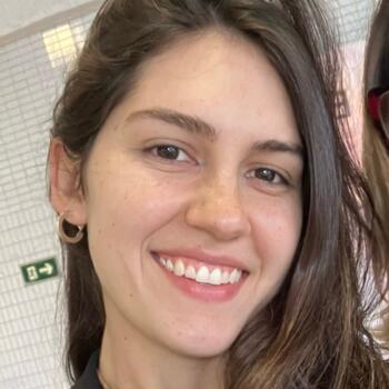 Babysitter em Estoril: Luana