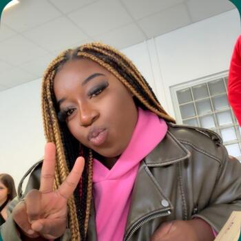 Babysitter in Saint-Avertin: Liyah