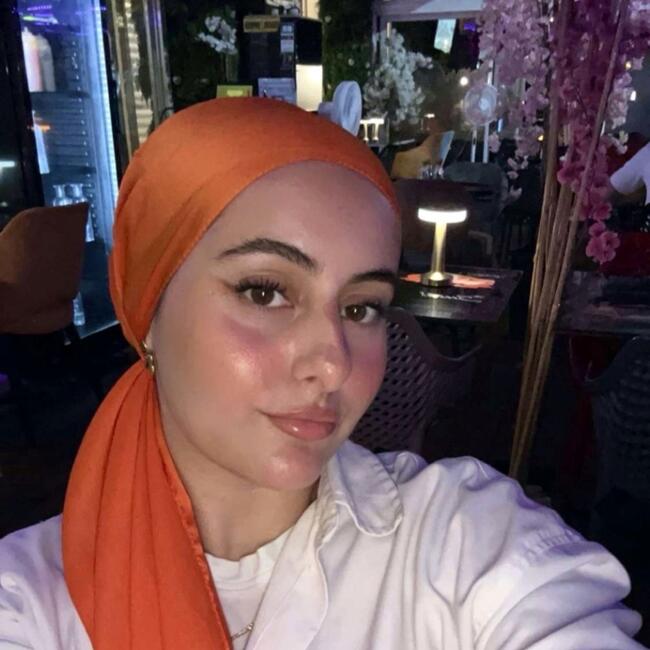 Babysitter a Prilly: Hadil