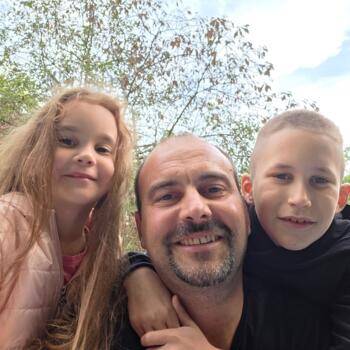 Gyermekfelügyelet: Gödöllő: gyermekfelügyelet László