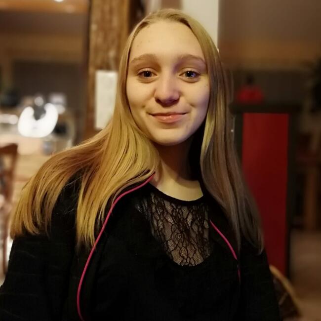 Babysitter in Golbey: Julie