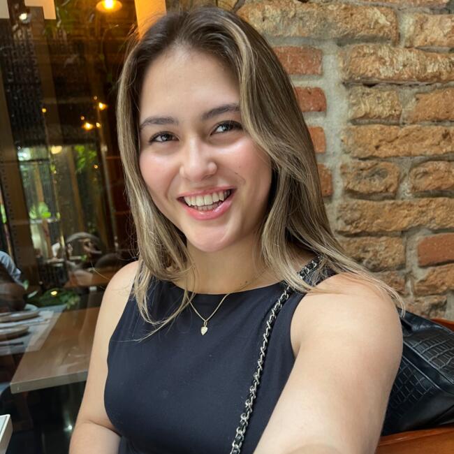 Baby-sitter in Cuenca: Camila