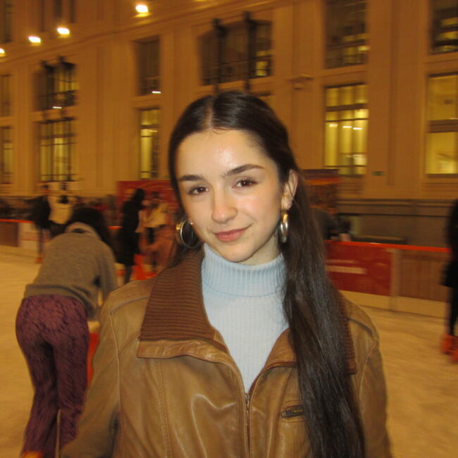 Babysitter in Madrid: Lucía