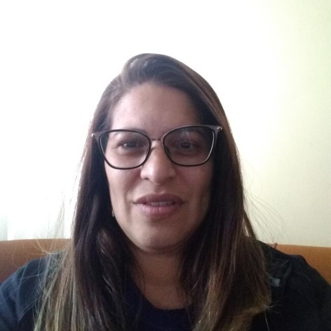 Babysitter in Curitiba: Simone