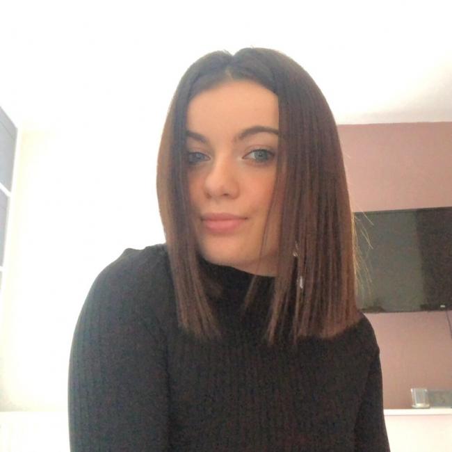 Babysitter in Narbonne: Flavie