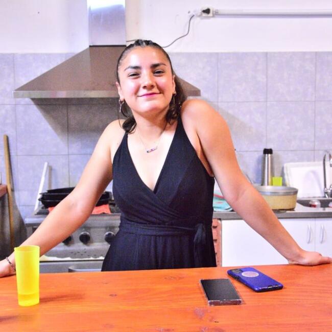 Babysitter in Villa La Angostura: Aylin
