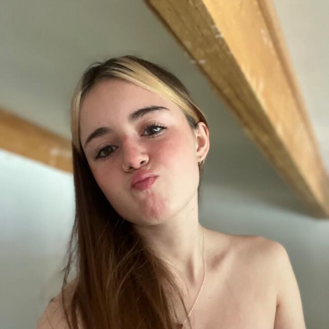 Babysitter in Caluire-et-Cuire: Melody