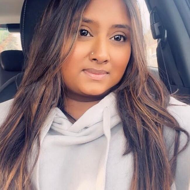 Baby-sitter in Whitby: Rishma