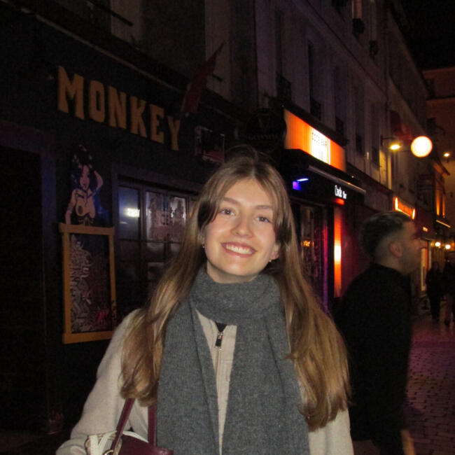 Babysitter in Lyon: Héloïse