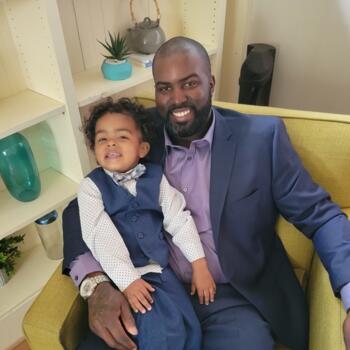 Babysitting job in Ridge: babysitting job Anthony
