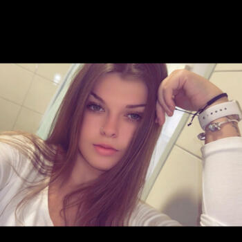 Babysitter in Izola: Nicole