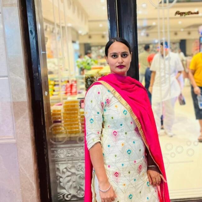 Babysitter in Calgary: Sekhon