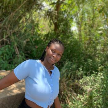 جليسة أطفال Jazīrat Abū Z̧aby: Margaret