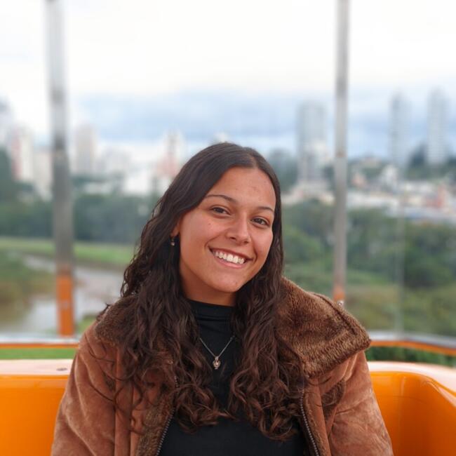 Babysitter in Campo Largo: Amanda
