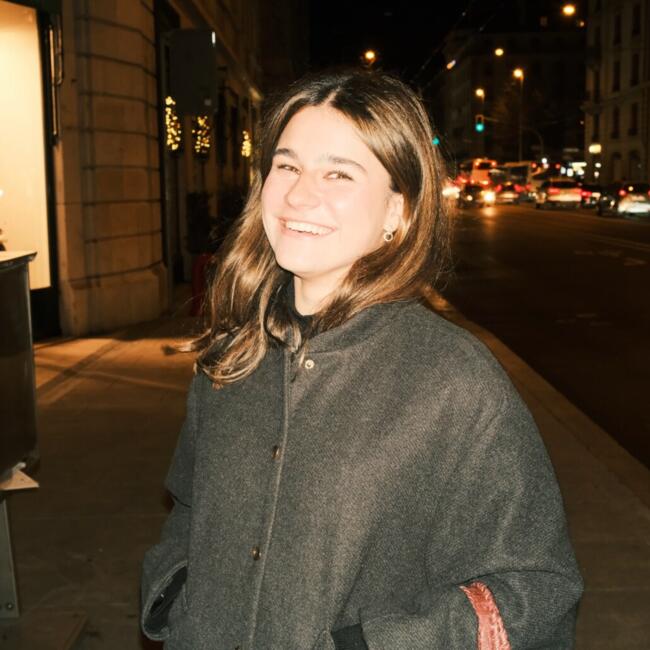 Babysitter in Thônex: Ladina