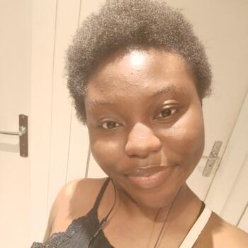 Babysitter in Caen: Myriam