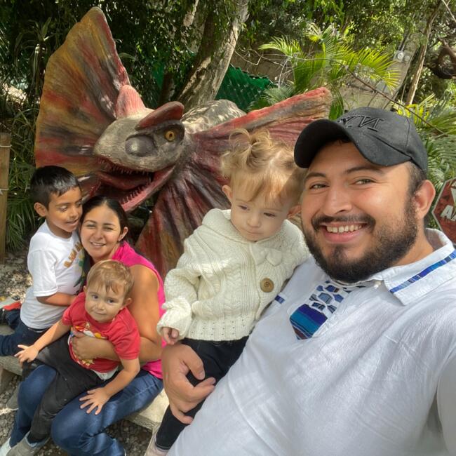 Babysitting job in Guatemala City: Luis Alejandro Monterroso
