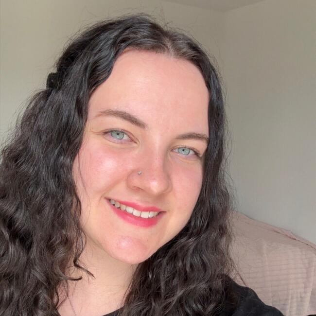 Babysitter in Newton Abbot: Luciana