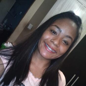 Babysitter Campinas: Stela