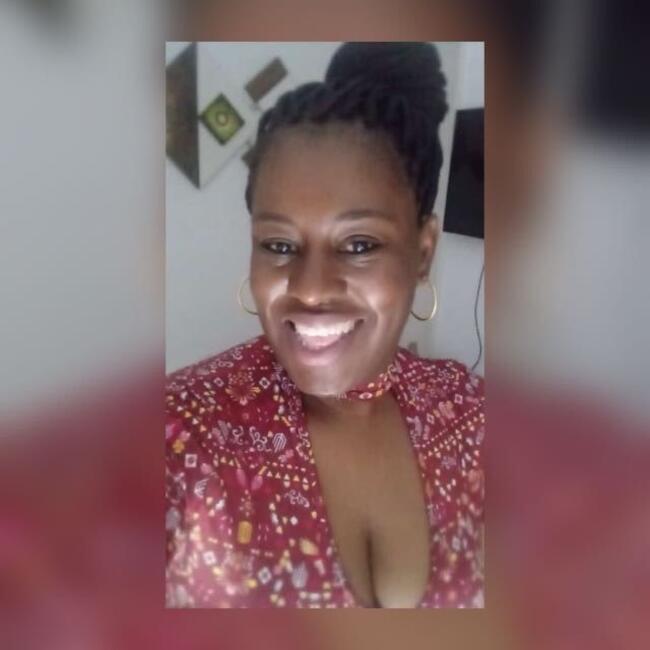 Babysitter in Vargem Grande Paulista: Andrea