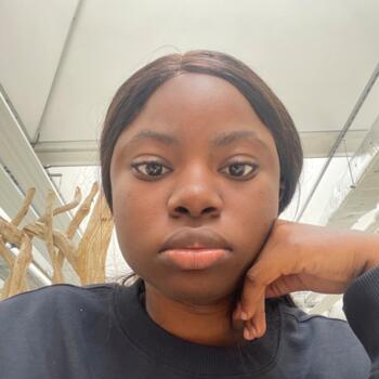 Babysitter in Bagneux: Yvanna