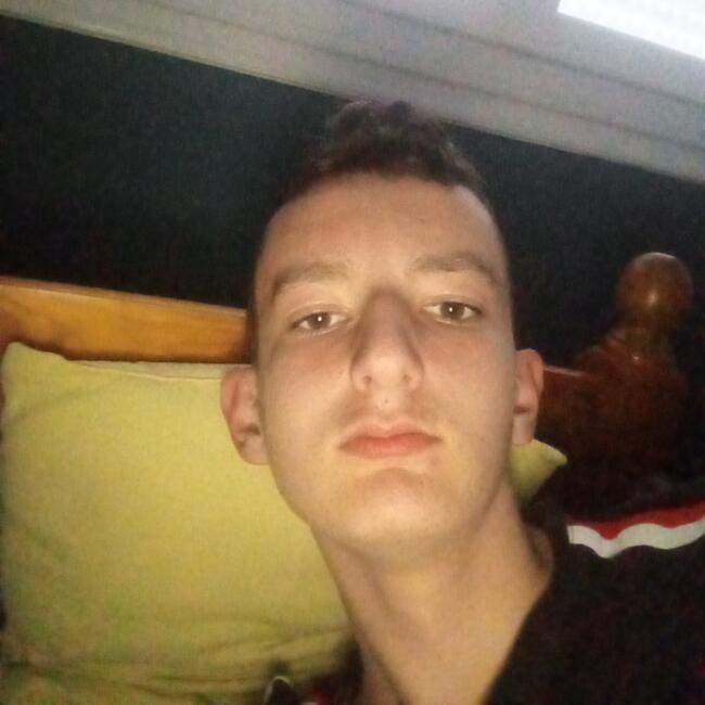 Babysitter in Estrées-Saint-Denis: Gabin