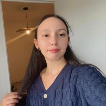 Babysitter in Angers: Kahina