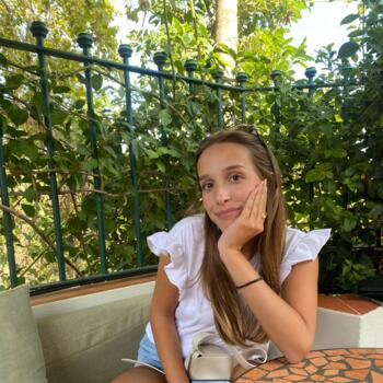 Babysitter em São Domingos de Rana: Clara