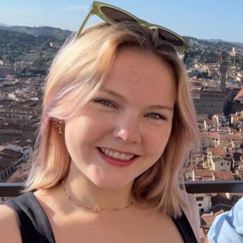 Babysitter in Glasgow: Poppy