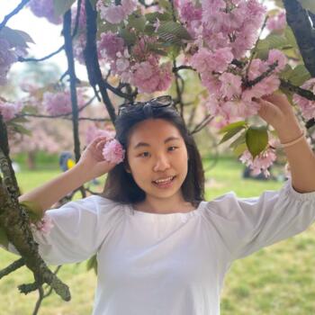 Babysitter in Paris: Hong-Li