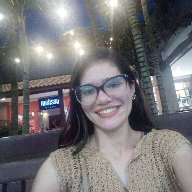 Babysitter in Cabo de Santo Agostinho: Vanessa