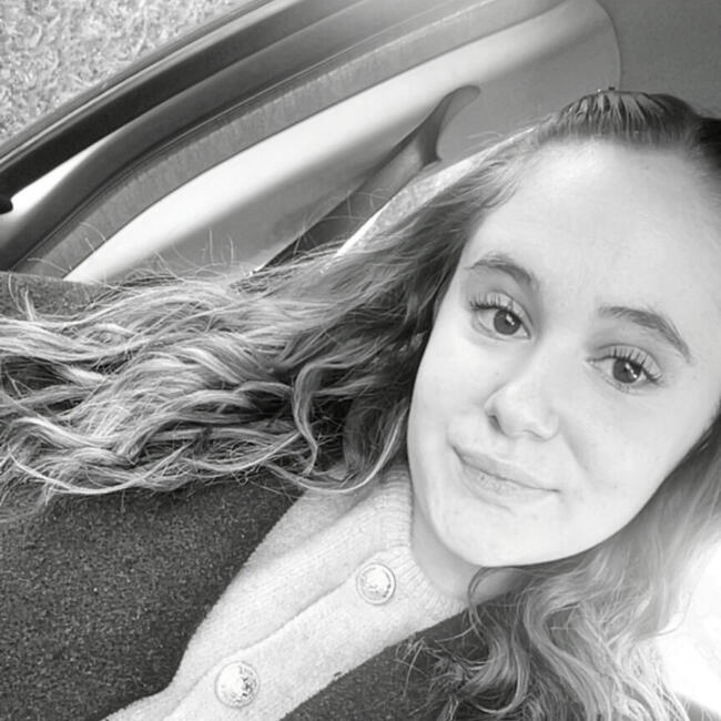 Babysitter in Bretteville-sur-Laize: Tya