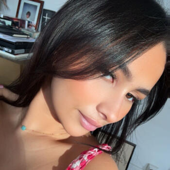 Babysitter in Paris: Aya