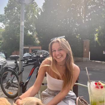 Babysitter in Ixelles-Elsene: Noemie