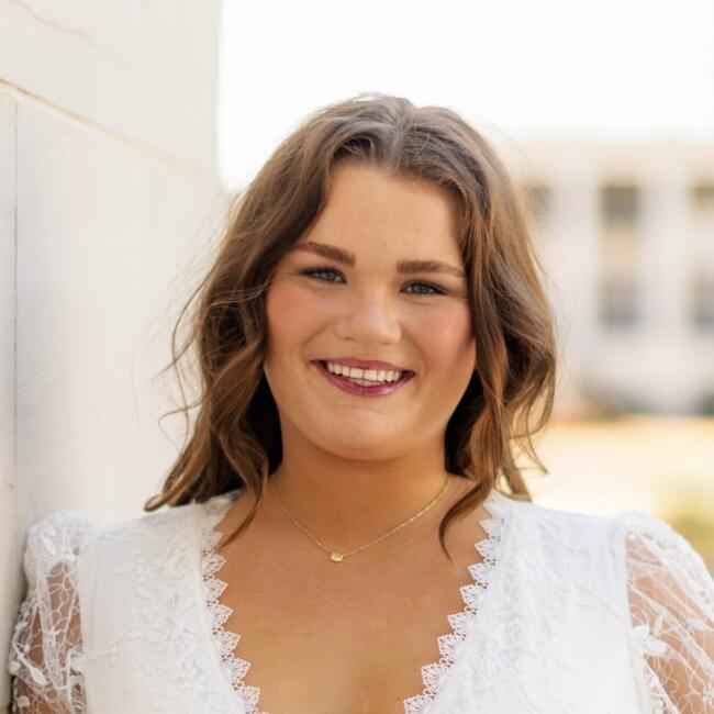 Babysitter in Townsville: Olivia