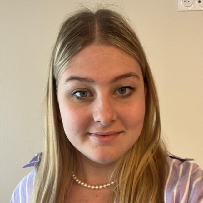 Babysitter in Lons: Faustine