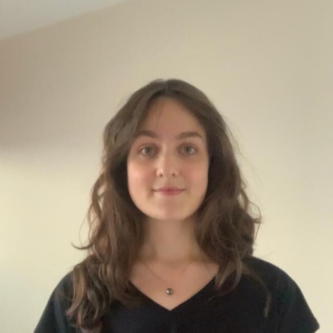 Stróvolos bölgesinde bebek bakıcısı: Juliette