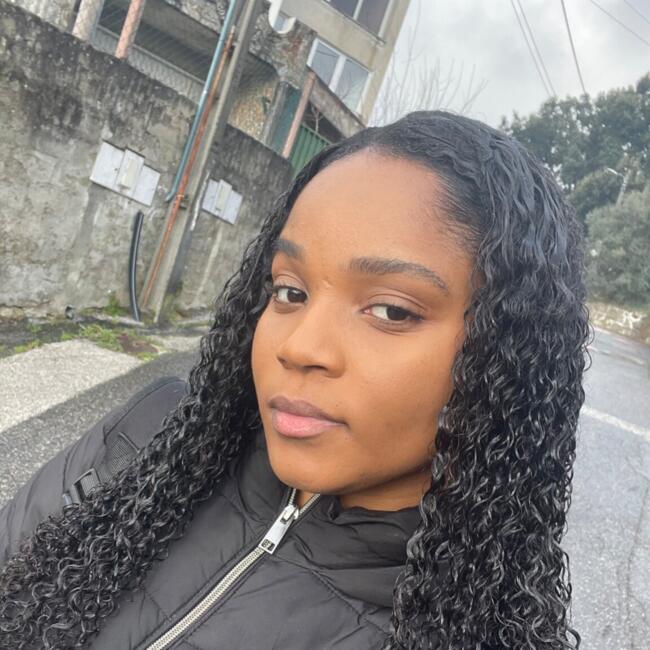 Babysitter in São Pedro do Sul: Neusa