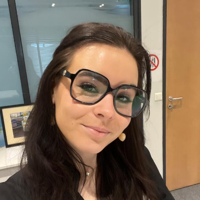 位于Clichy的临时保姆: Elena