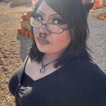 Babysitter in Palmdale: Naomi